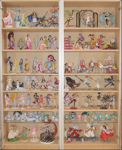 Figurines dans des Billy